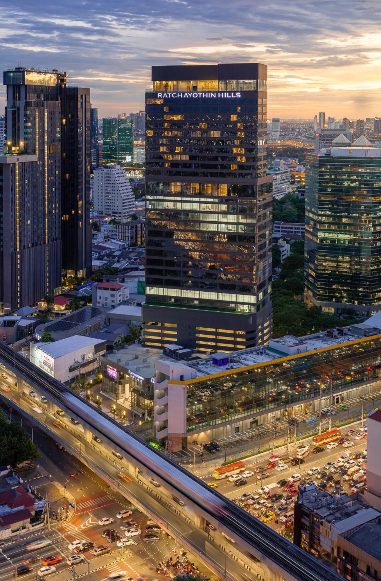 Hotel The Quarter Ratchayothin By Uhg Bangkok Esterno foto