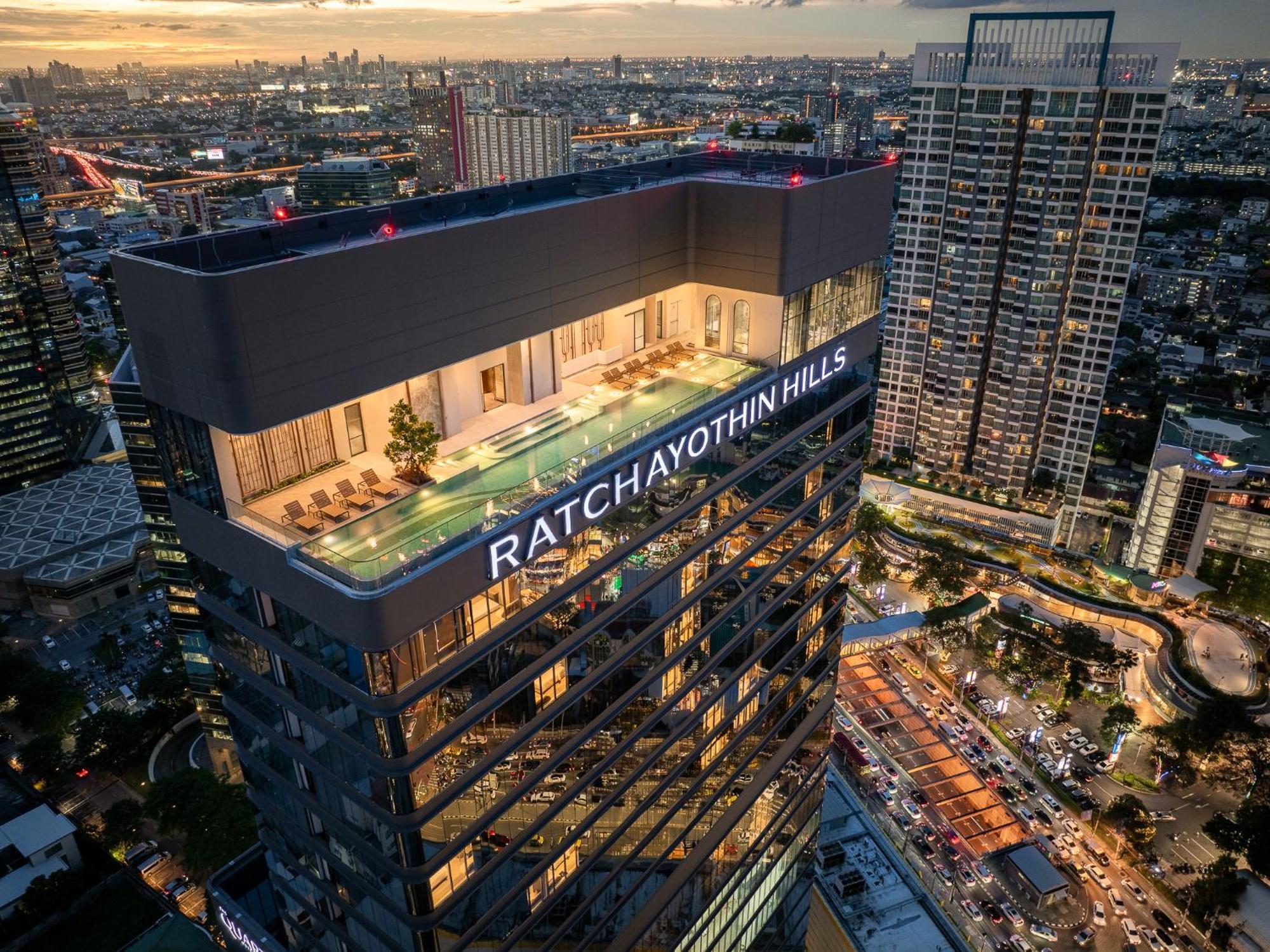 Hotel The Quarter Ratchayothin By Uhg Bangkok Esterno foto